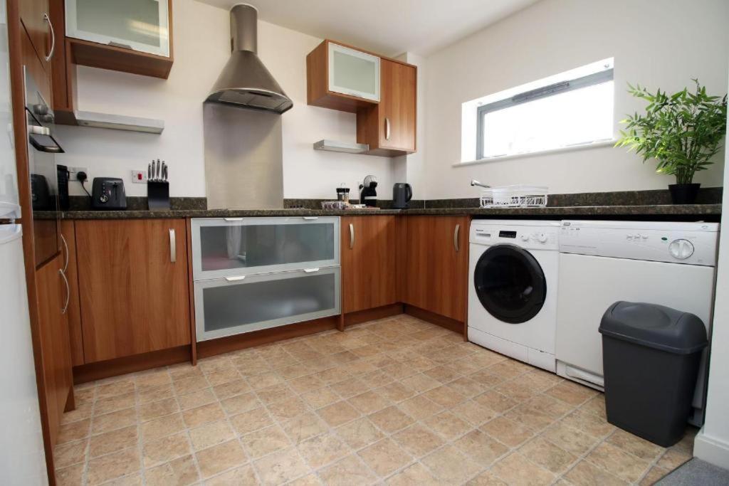 Observatory 2 Bedroom Apartment Overlooking Beach سوانسي المظهر الخارجي الصورة
